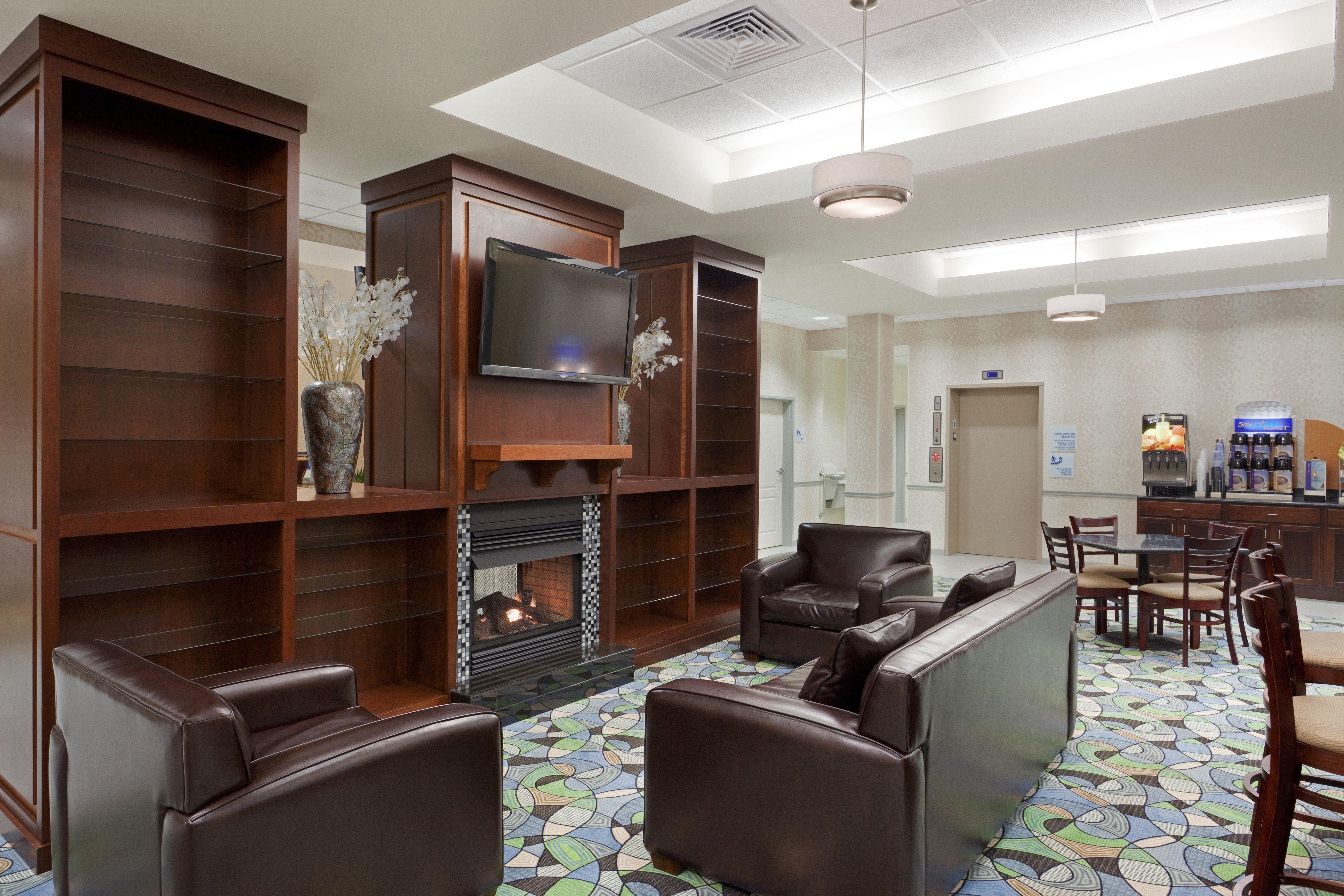 Comfort Inn & Suites Plainville-Foxboro Extérieur photo